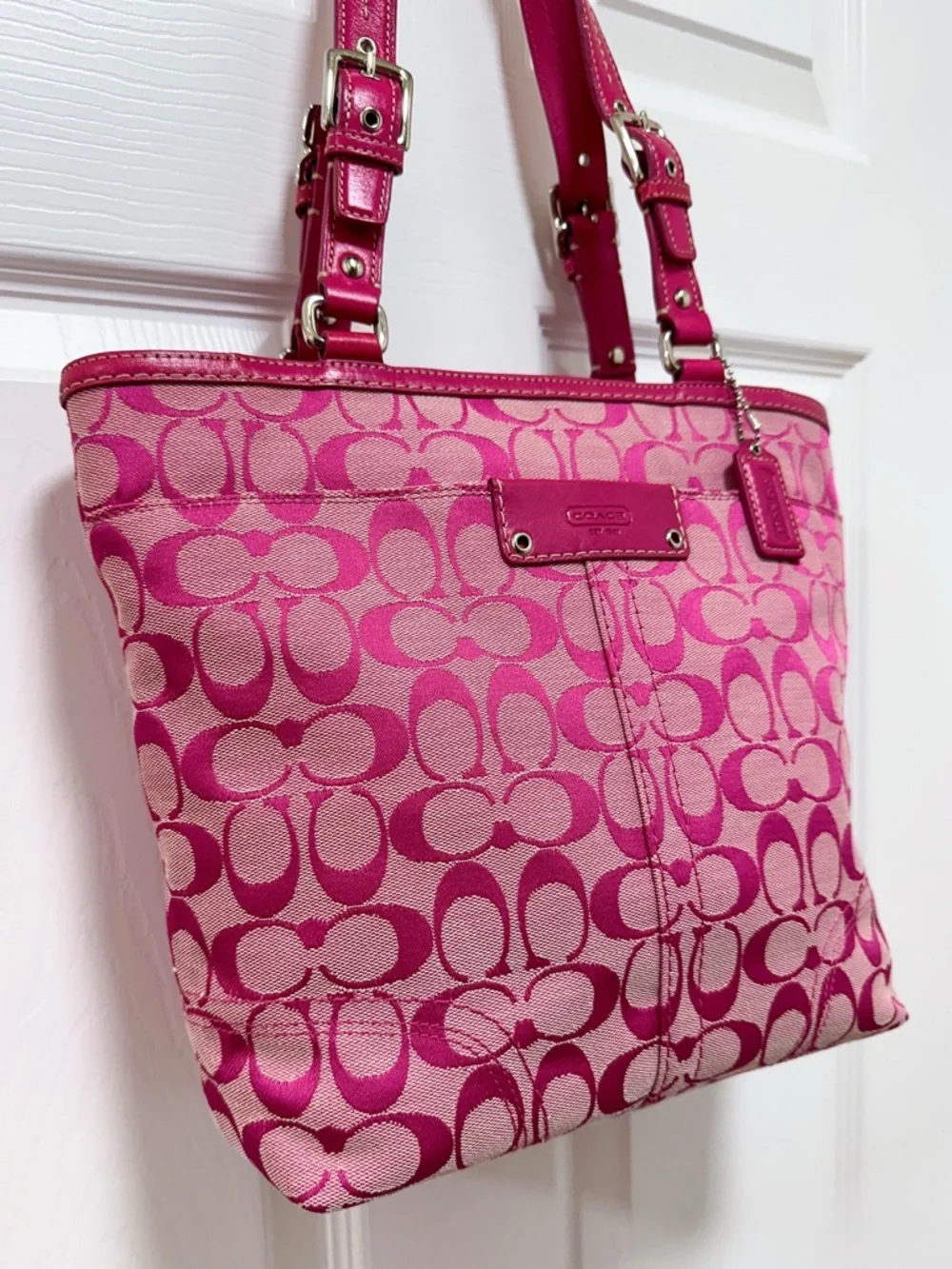 Coach Gallery Tote Bag Signature Pink Jacquard Hot Pink Leather‎ NWOT